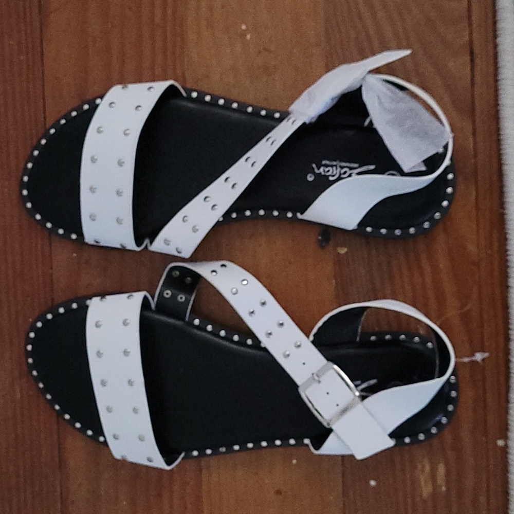 Sandal
